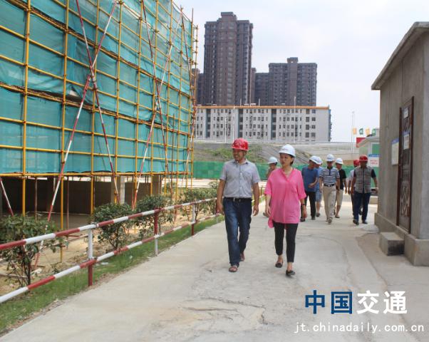 南昌市質(zhì)監(jiān)站領(lǐng)導(dǎo)蒞臨象湖隧道、九洲高架安置房項目檢查指導(dǎo)工作