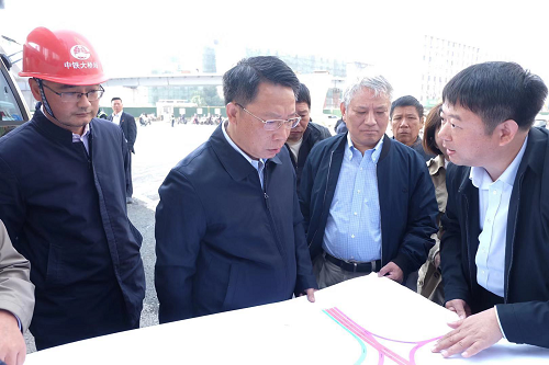 南昌市委副書記、市長(zhǎng)劉建洋視察洪都大道快速化改造工程